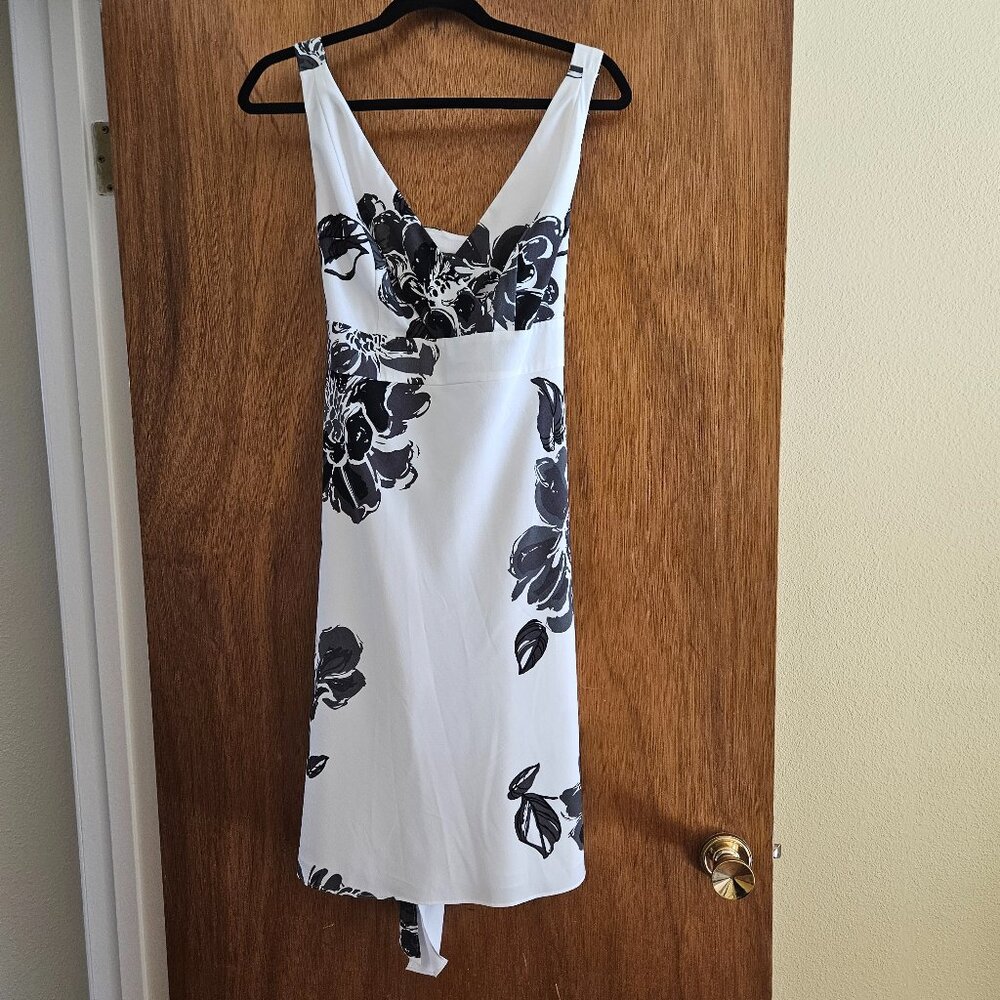 Sleeveless dress